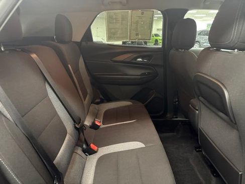 Used 2024 Chevrolet TrailBlazer LT w/ Driver Confidence Package FWD image 10