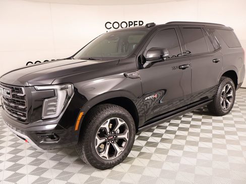 Used 2025 GMC Yukon AT4 Ultimate w/ LPO, Floor Liner Package AWD/4WD image 10