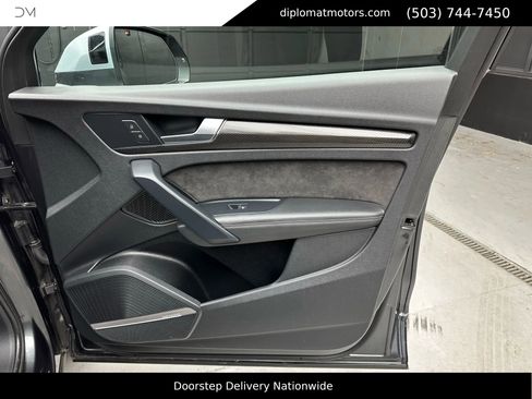Used 2020 Audi SQ5 Premium Plus w/ Premium Plus Package image 24