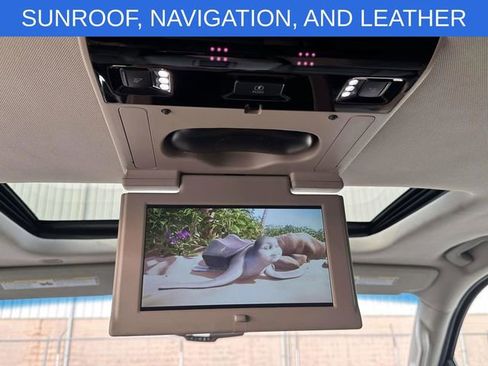 Used 2019 GMC Yukon XL SLT w/ Open Road Package image 16