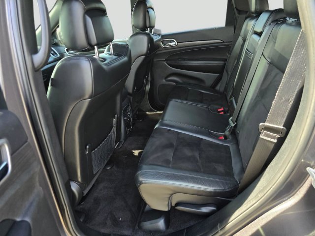 Used 2018 Jeep Grand Cherokee Altitude AWD/4WD image 18