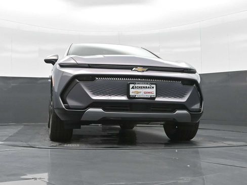 New 2026 Chevrolet Equinox EV LT w/ Convenience Package II AWD/4WD image 19