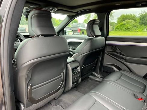 Used 2024 Jeep Wagoneer Launch Edition AWD/4WD image 36