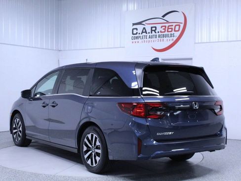 Used 2025 Honda Odyssey EX-L image 4