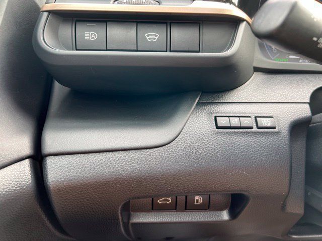 Used 2023 Toyota Crown Platinum AWD/4WD image 24