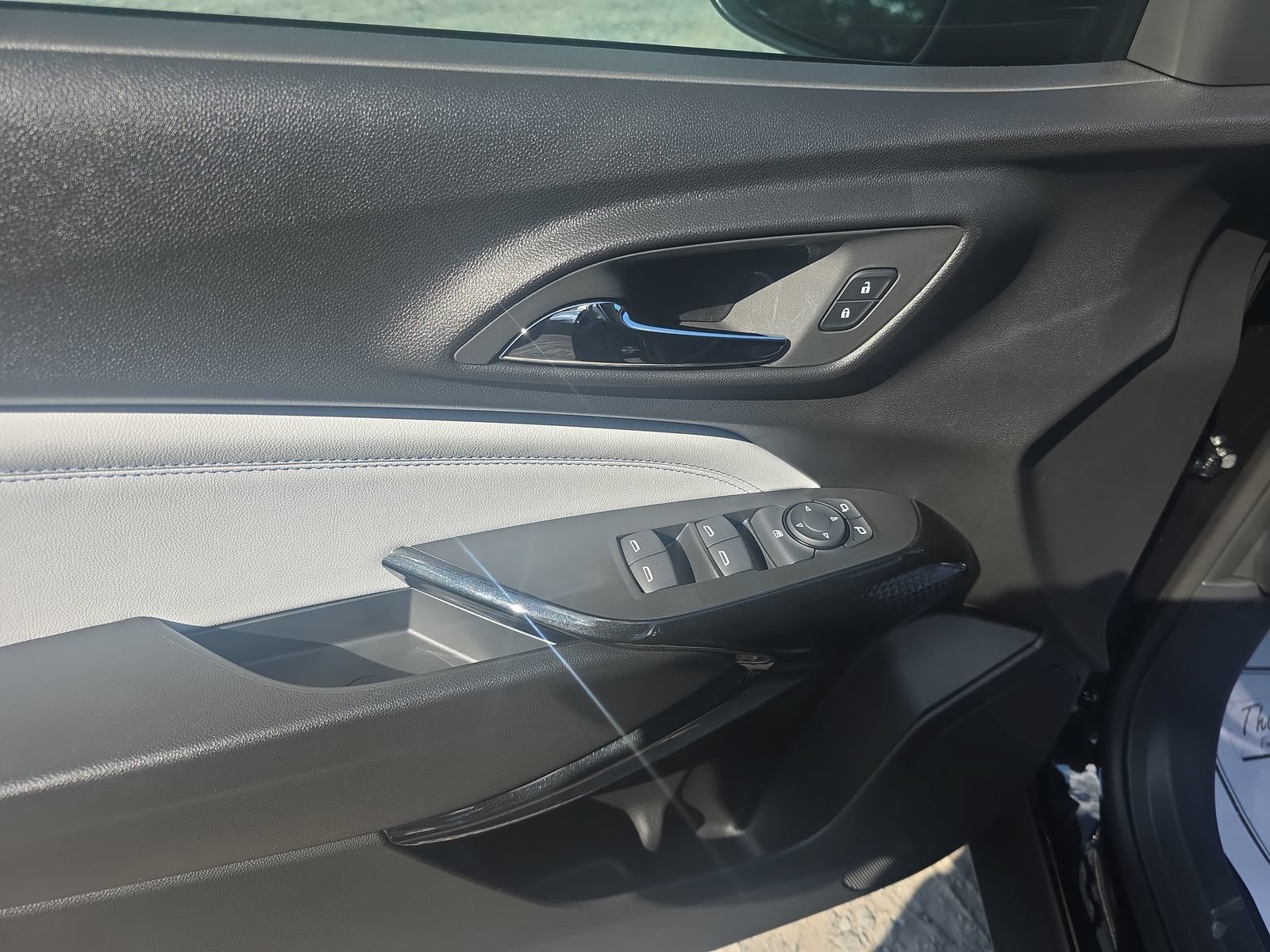 New 2026 Chevrolet Trax LT w/ Midnight Edition FWD image 13