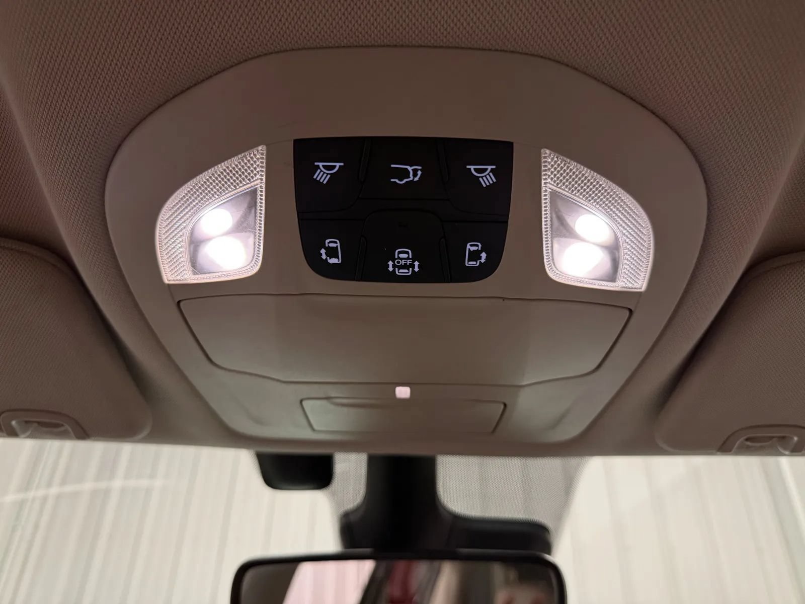 Used 2021 Chrysler Pacifica Touring-L FWD image 34