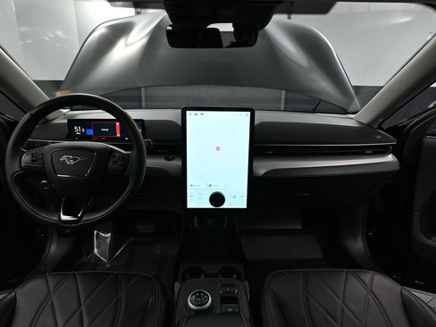 Used 2021 Ford Mustang Mach-E Select image 25