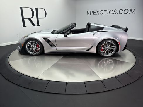 Used 2018 Chevrolet Corvette Z06 RWD image 3