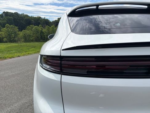 Certified 2025 Porsche Cayenne Coupe AWD/4WD image 14