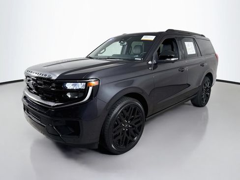 Certified 2026 Ford Expedition Platinum w/ Stealth Performance Package AWD/4WD image 3