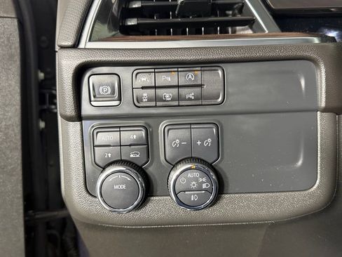 Used 2025 Chevrolet Tahoe Premier image 16