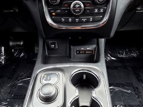 Used 2016 Dodge Durango Limited w/ Nav & Power Liftgate Group AWD/4WD image 14