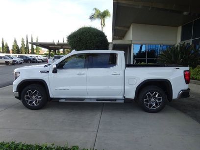 New 2026 GMC Sierra 1500 SLT w/ SLT Premium Package