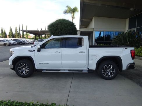 New 2026 GMC Sierra 1500 SLT w/ SLT Premium Package AWD/4WD image 4