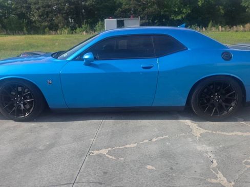 Used 2016 Dodge Challenger R/T Scat Pack RWD image 13