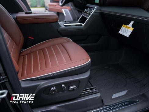 Used 2025 GMC Sierra 3500 Denali Ultimate image 23