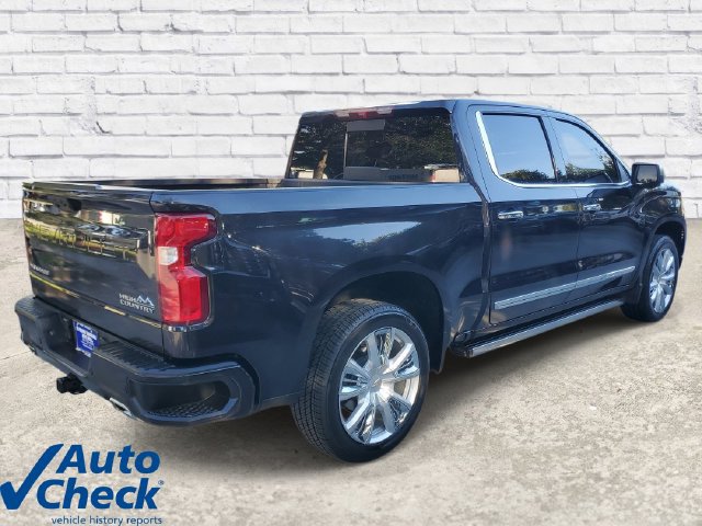 Certified 2024 Chevrolet Silverado 1500 High Country RWD image 4