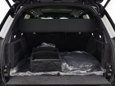 New 2025 Land Rover Range Rover Long Wheelbase Autobiography image 21
