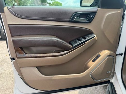 Used 2015 Chevrolet Suburban LT RWD image 13