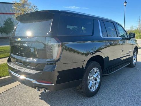 New 2026 Chevrolet Suburban Premier w/ Sun And Tow Package AWD/4WD image 5
