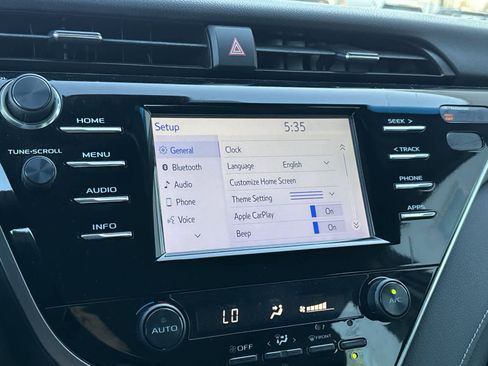 Used 2018 Toyota Camry SE w/ Convenience Package image 18