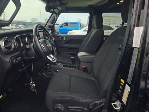 Used 2022 Jeep Wrangler Unlimited Sahara w/ Cold Weather Group image 8