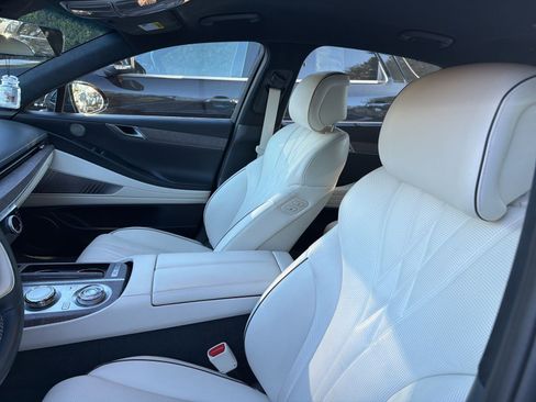 Used 2023 Genesis G80 image 7