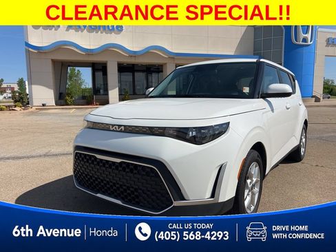 Used 2025 Kia Soul S FWD image 1