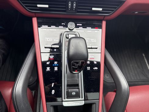 Used 2022 Porsche Cayenne S Platinum image 24