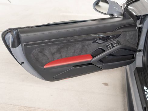 Certified 2019 Porsche 911 GT2 RS RWD image 15