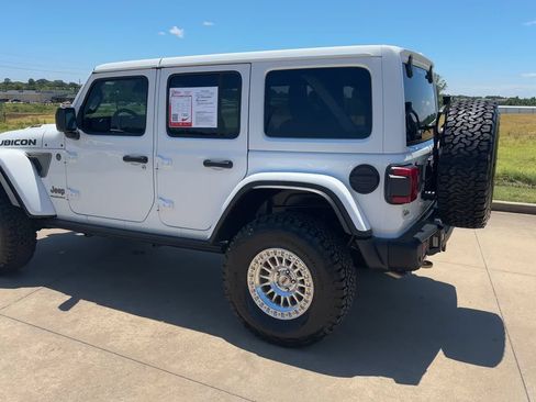 Used 2025 Jeep Wrangler Unlimited Rubicon 392 AWD/4WD image 5
