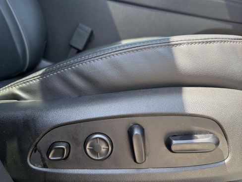 Used 2021 Buick Enclave Avenir w/ Avenir Technology Package image 30