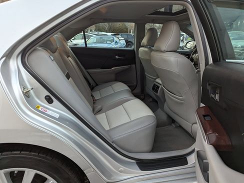 Used 2014 Toyota Camry XLE image 28