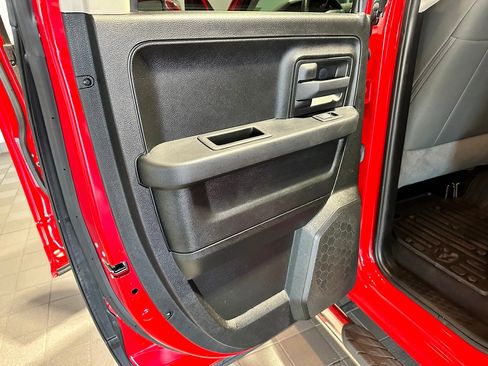 Used 2018 RAM 1500 Express AWD/4WD image 25