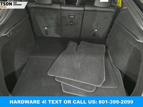 Used 2023 Tesla Model Y Performance image 11