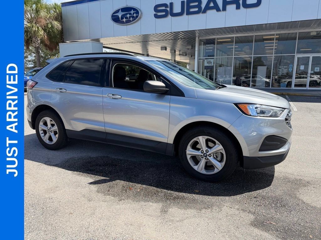 Used 2020 Ford Edge SE FWD image 1