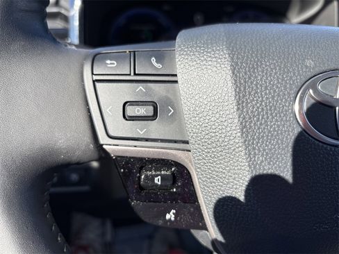 Used 2025 Toyota Camry XLE image 29