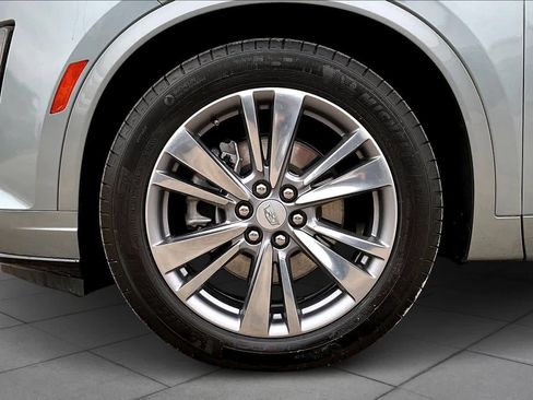 Used 2024 Cadillac XT6 Premium Luxury image 20