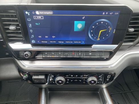 Used 2025 Chevrolet Silverado 1500 High Country image 13