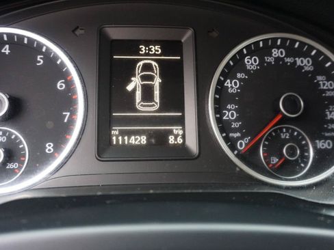Used 2015 Volkswagen Tiguan S FWD image 8