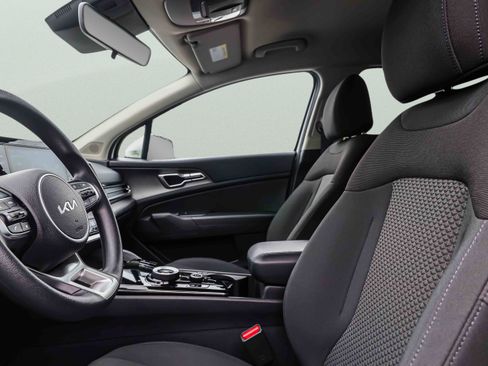 Certified 2023 Kia Sportage LX AWD/4WD image 9