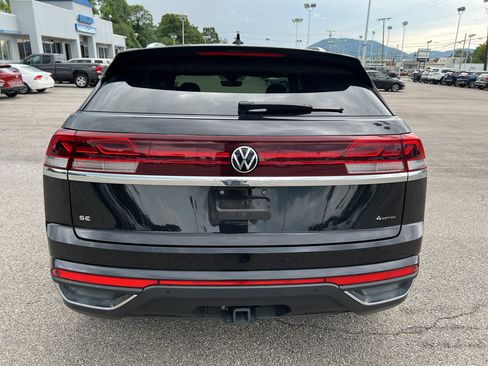 Used 2026 Volkswagen Atlas Cross Sport SE AWD/4WD image 6