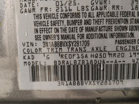 Used 2025 Nissan Sentra S image 33