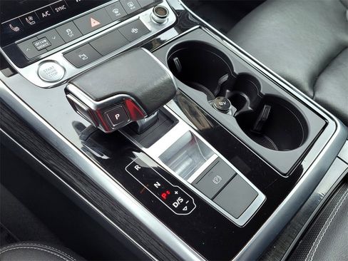 Used 2020 Audi Q8 Premium Plus image 22
