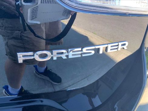 Certified 2023 Subaru Forester Premium AWD/4WD image 9