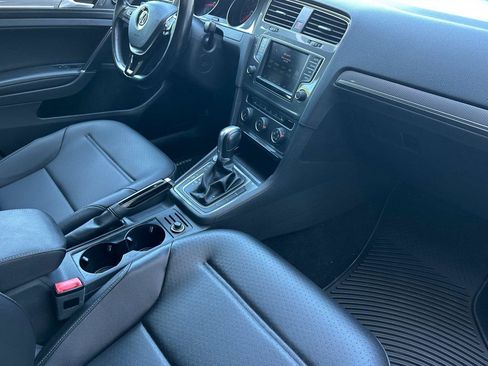 Used 2017 Volkswagen Golf Alltrack AWD/4WD image 16