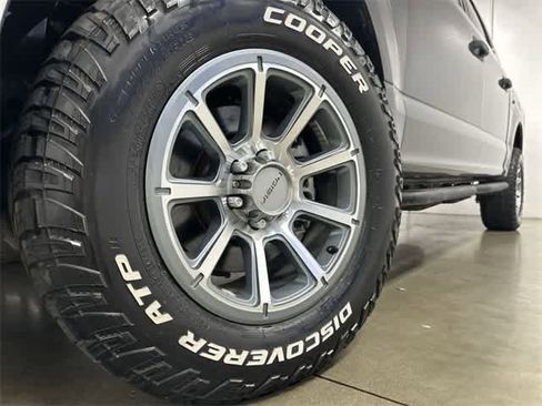 Used 2020 Ford F150 XLT image 28