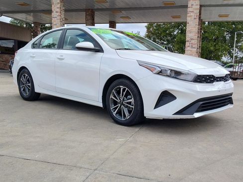 Used 2023 Kia Forte LXS FWD image 8