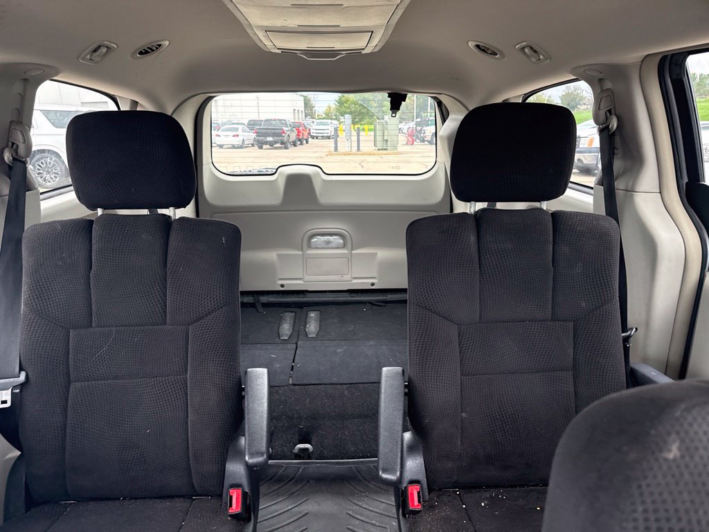 Used 2013 Dodge Grand Caravan Crew FWD image 21